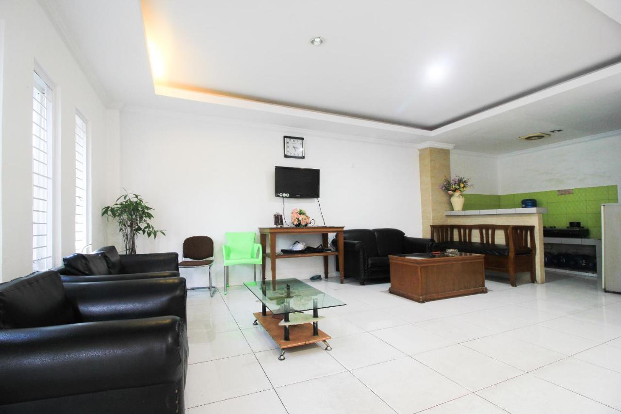 Oyo 1905 Davonsa Syariah 2* Pekanbaru