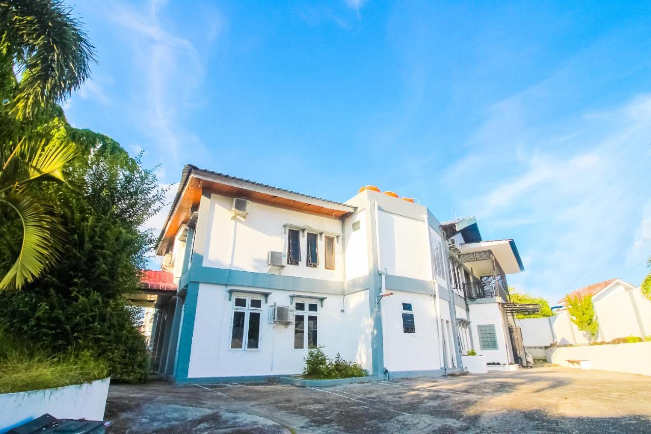 Oyo 1905 Davonsa Syariah Hotel 2*