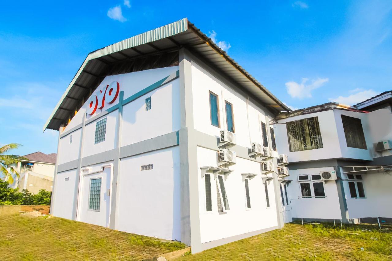 Oyo 1905 Davonsa Syariah Hotel 2*