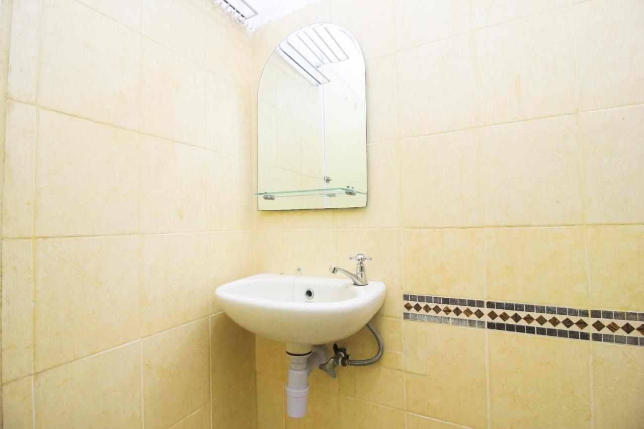 Oyo 1905 Davonsa Syariah Hotel 2*