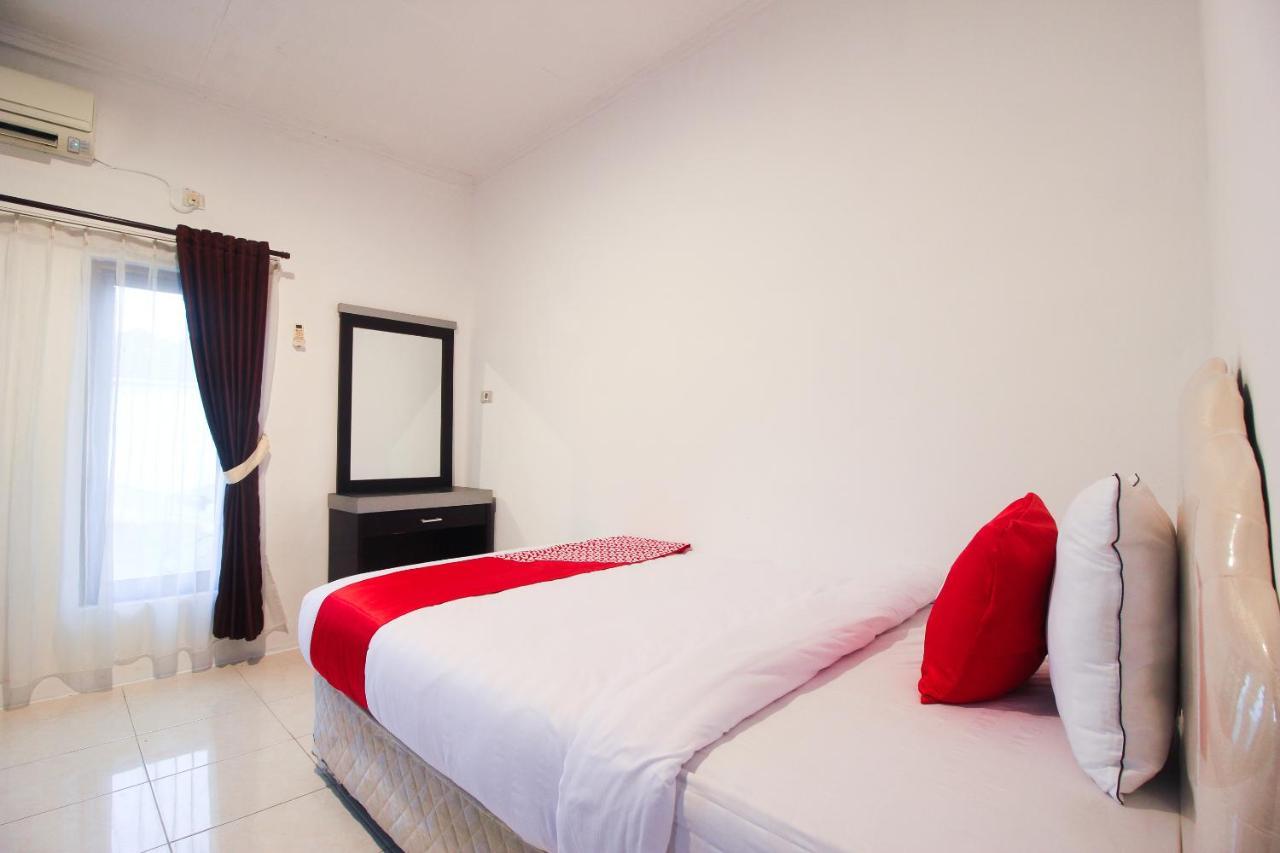 Oyo 1905 Davonsa Syariah Hotel 2*